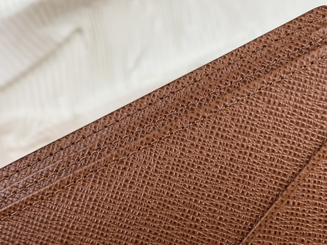 ルイ-ヴィトン(Louis Vuitton) ジッピーウォレット-ホリゾンタル - M80333