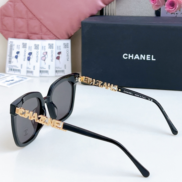 シャネル「Chanel」スクエア フレーム ダブルCC サングラス