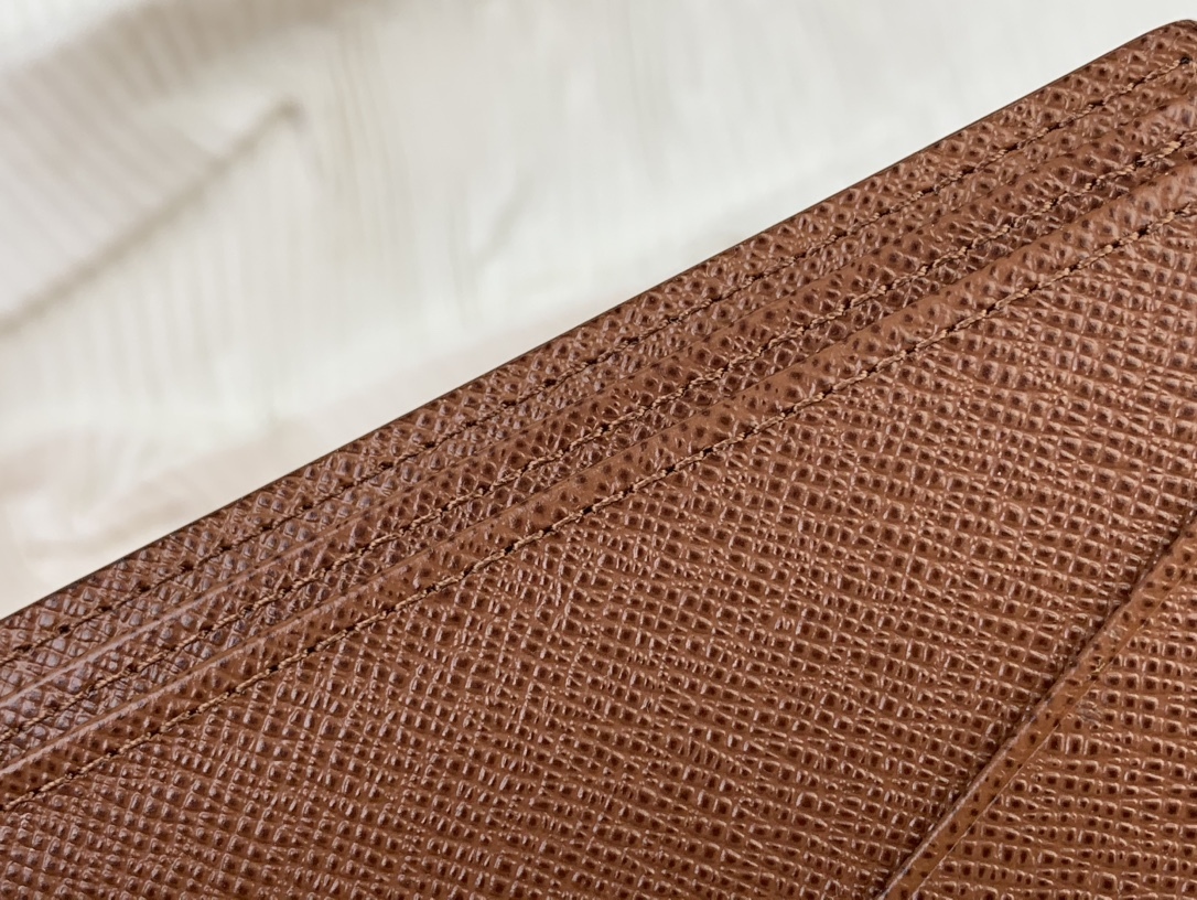 ルイ-ヴィトン(Louis Vuitton) ジッピーウォレット-ホリゾンタル - M80333