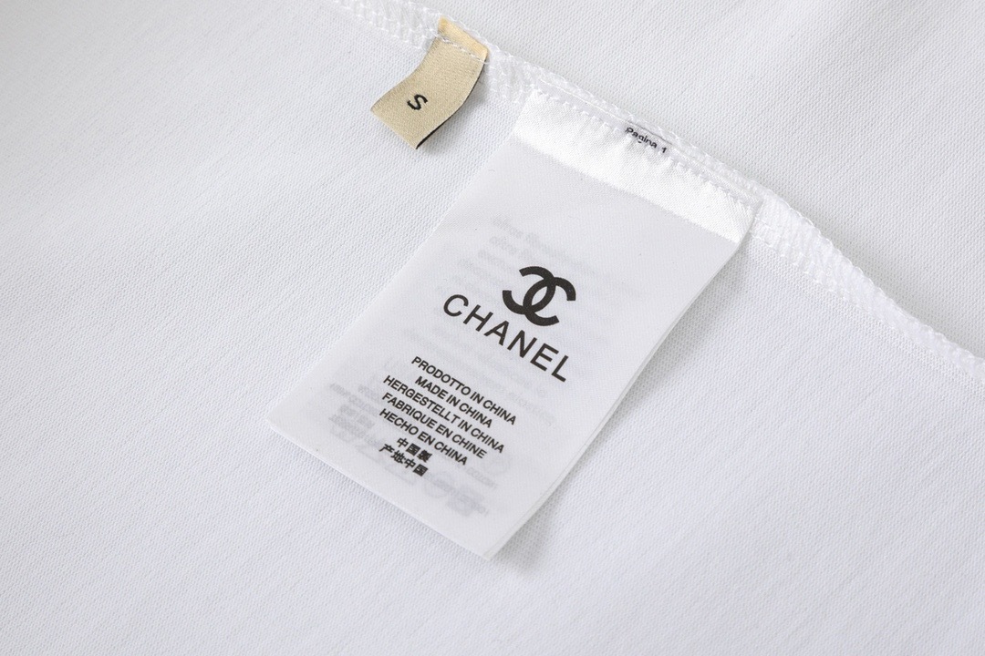 シャネル「Chanel」 ロゴ プリント Tシャツコレクション