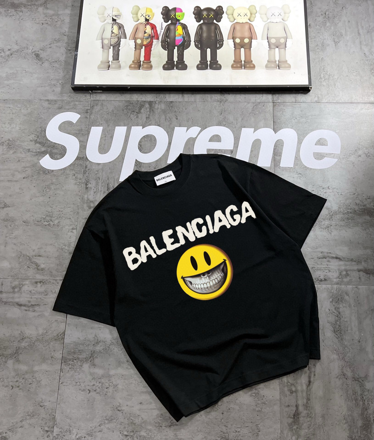 バレンシアガ「Balenciaga」バレンシアガ「Balenciaga」レトロカップルプリント半袖
