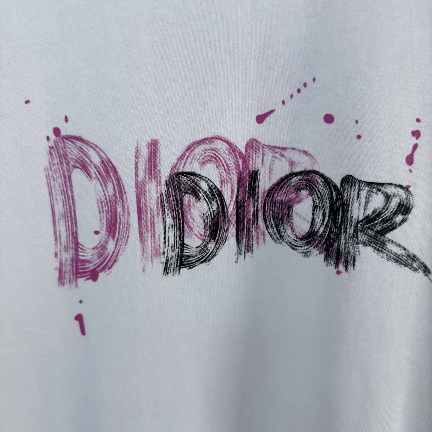 ディオール「Dior」25SS クラシック グラフィティ ロゴ プリントTシャツ
