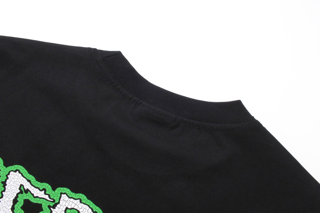 バレンシアガ「Balenciaga」2024 クラックプリント ダブルフェイスTシャツ