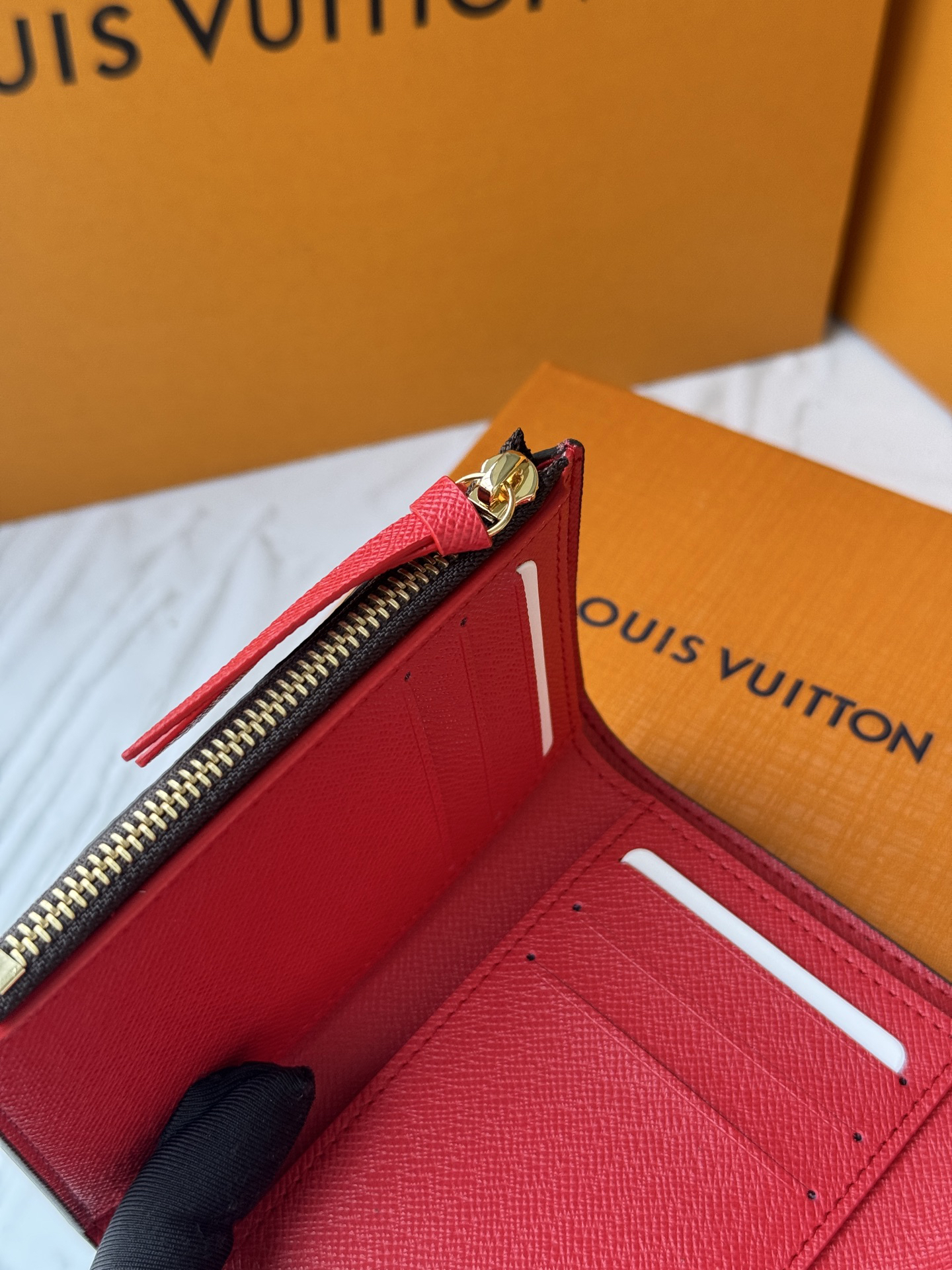 ルイ・ヴィトン「Louis Vuitton」ポルトフォイユ･ヴィクトリーヌ