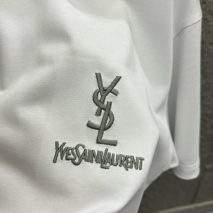 サンローラン「Saint Laurent」2025SS クラシックシルバー刺繍 ショートスリーブTシャツ