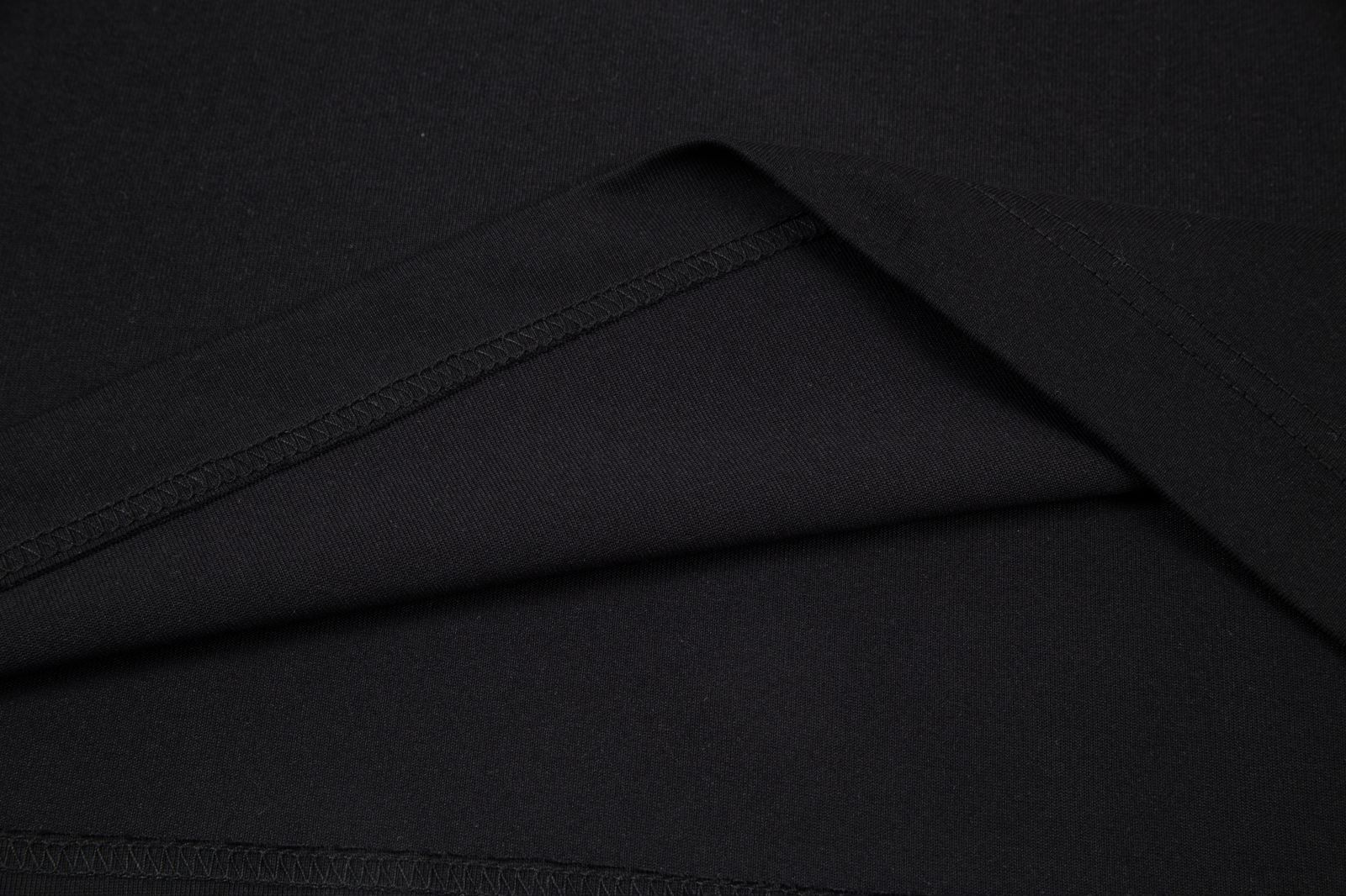 ヴァレンティノ「Valentino」2025FW アルファベットロゴ プリント 半袖Tシャツ