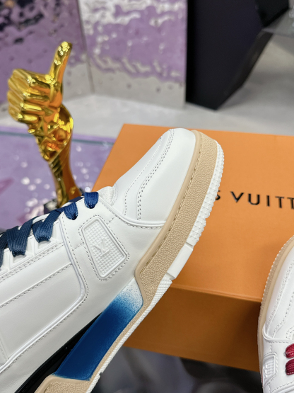 「コラボモデル」Louis Vuitton x Trainer スニーカー