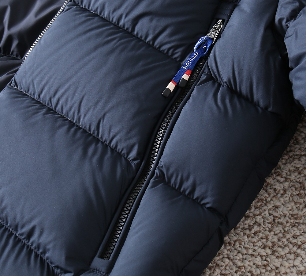 モンクレール「Moncler」秋冬 ダウンジャケット