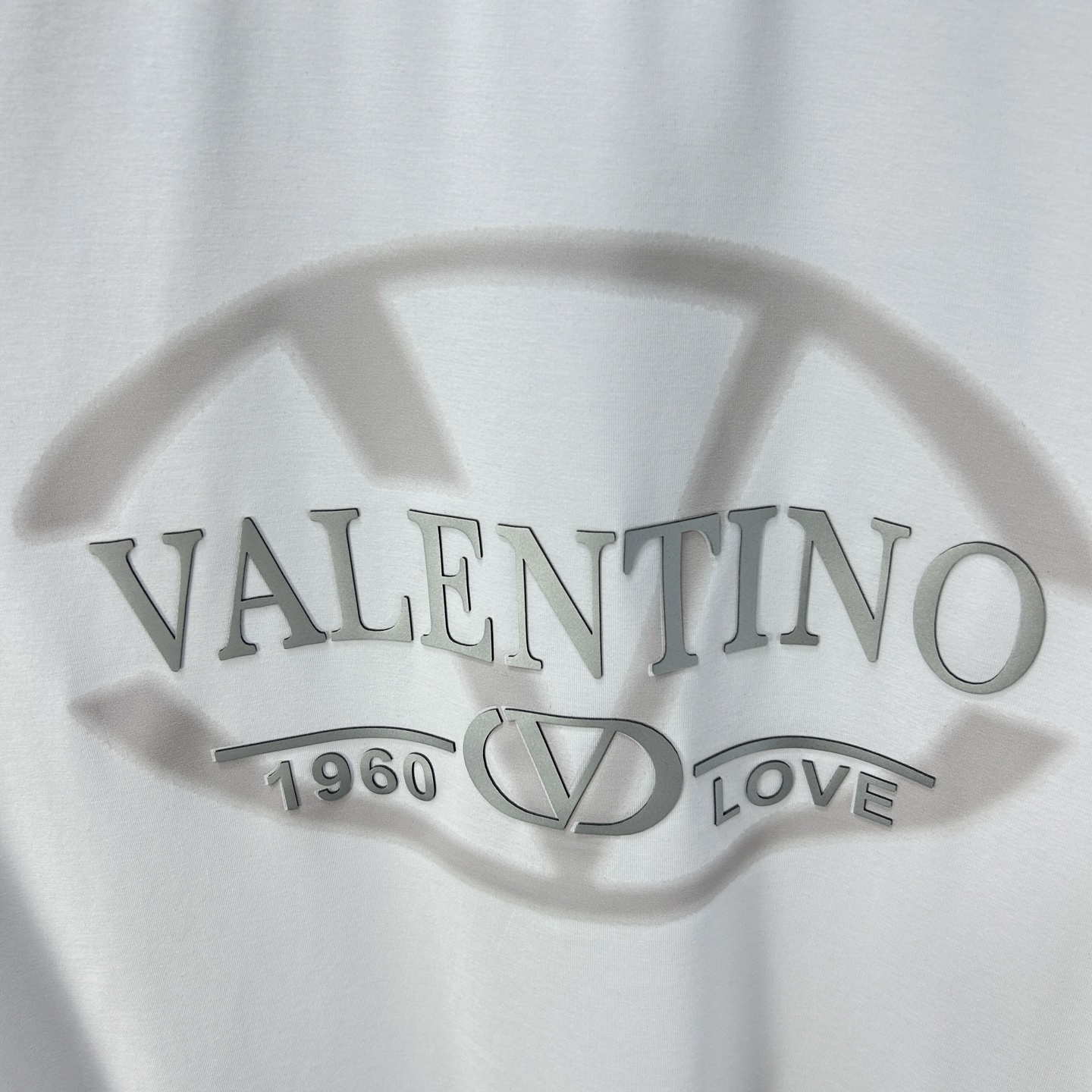 ヴァレンティノ「Valentino」SS25 サマーコレクション トップクラス ロゴプリント ショートスリーブTシャツ