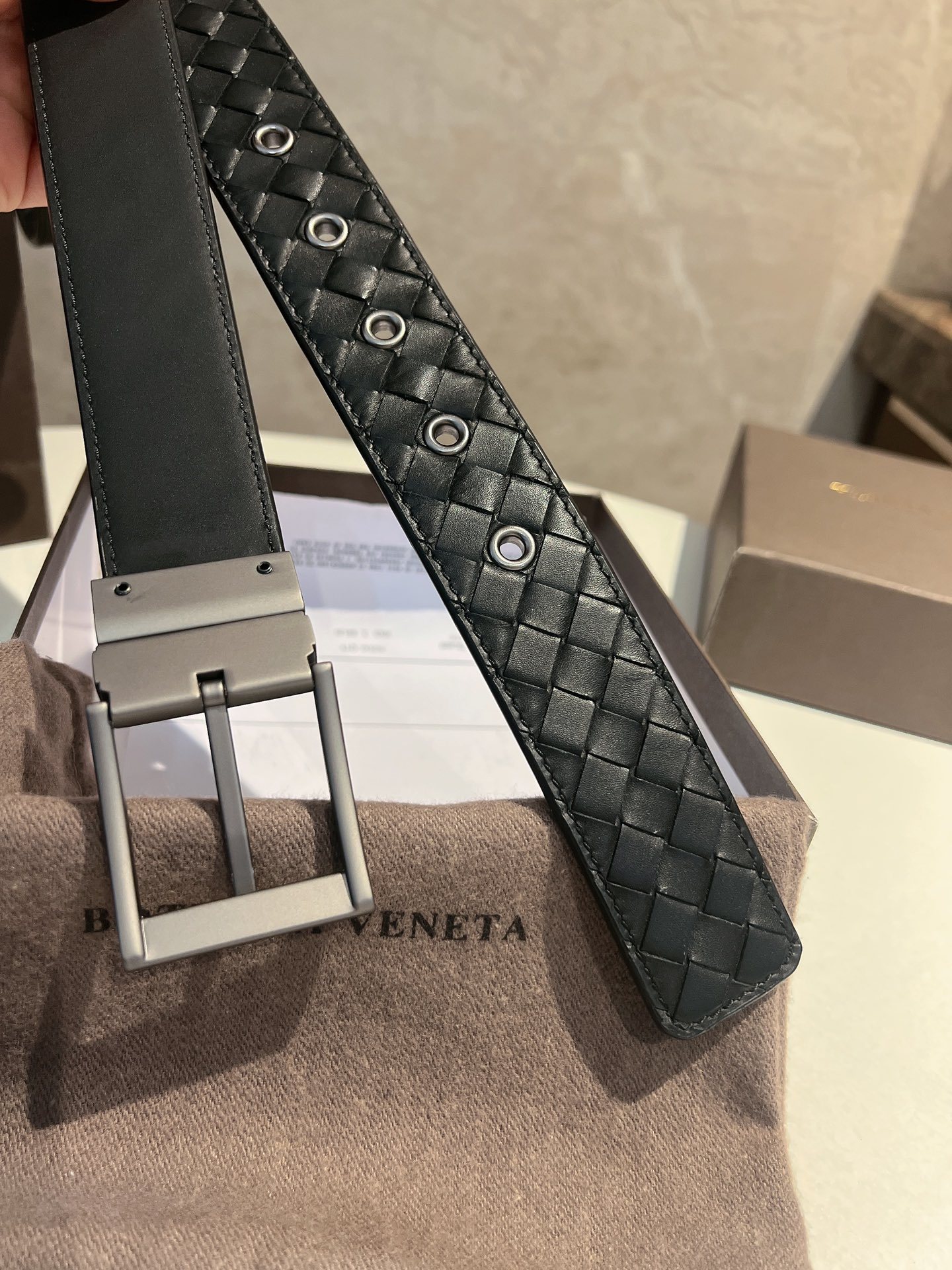 ボッテガ ヴェネタ「Bottega Veneta」ラージ イントレッチオ エンボス ベルト100CM