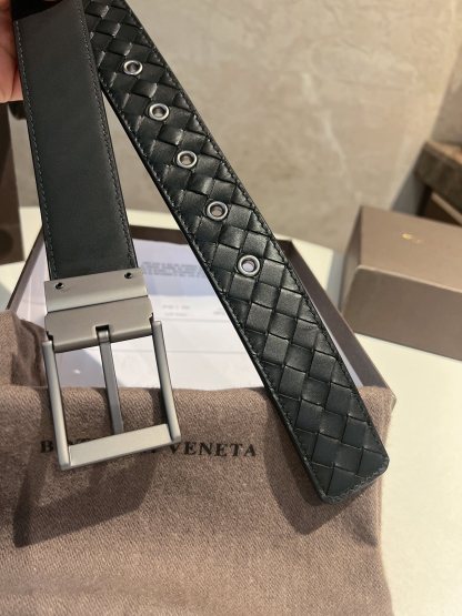 ボッテガ ヴェネタ「Bottega Veneta」ラージ イントレッチオ エンボス ベルト100CM
