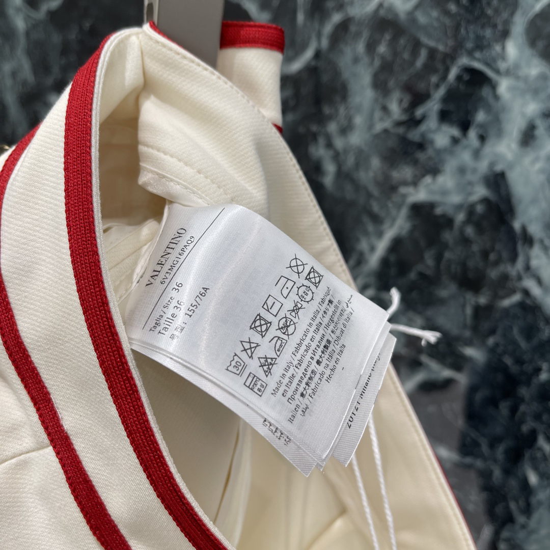 ヴァレンティノ「Valentino」25早秋の新カラーパンツ