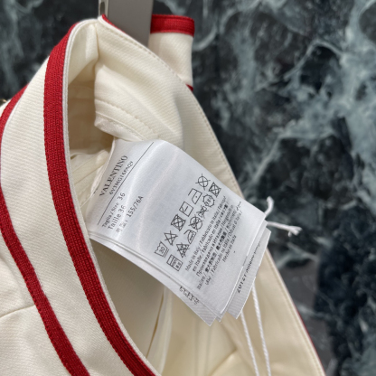 ヴァレンティノ「Valentino」25早秋の新カラーパンツ