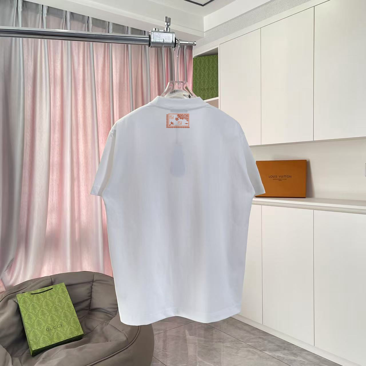 フェンディ「Fendi」2025 サマーコレクション カスタムロゴプリント Tシャツ