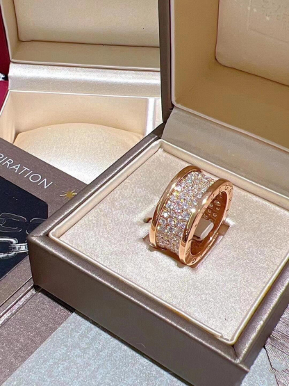 ブルガリ「Bvlgari」ローズゴールドドリルウエストカップルリング