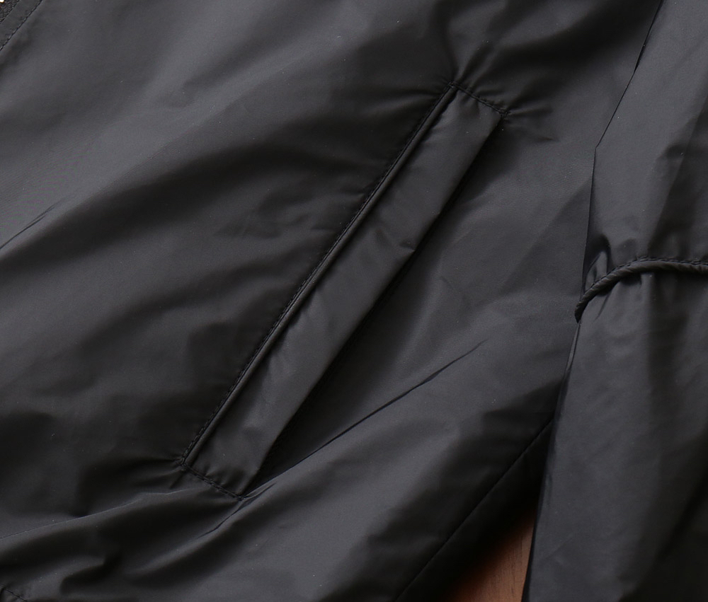 プラダ「Prada」秋冬 フード付きアウター