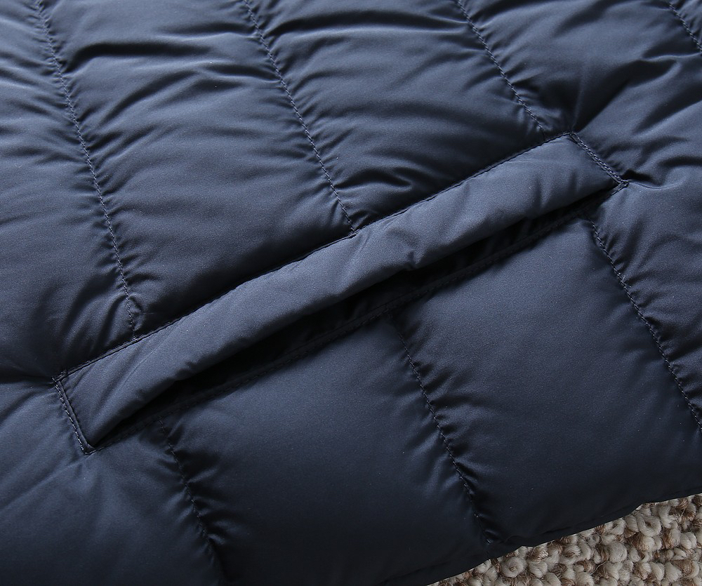 プラダ「Prada」秋冬ダウンジャケット