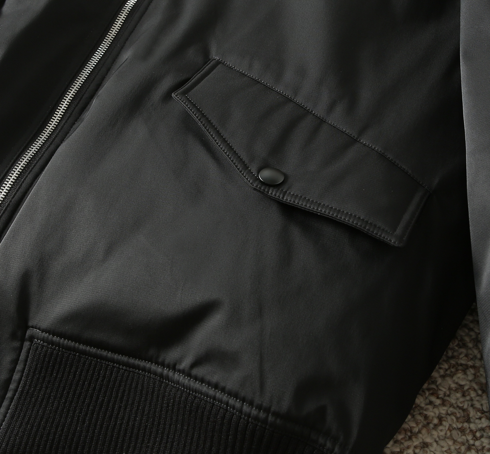 プラダ「Prada」秋冬ダウンジャケット