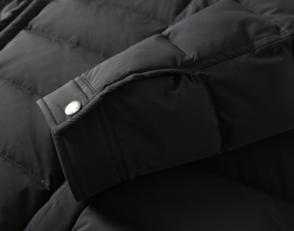 プラダ「Prada」秋冬ダウンジャケット