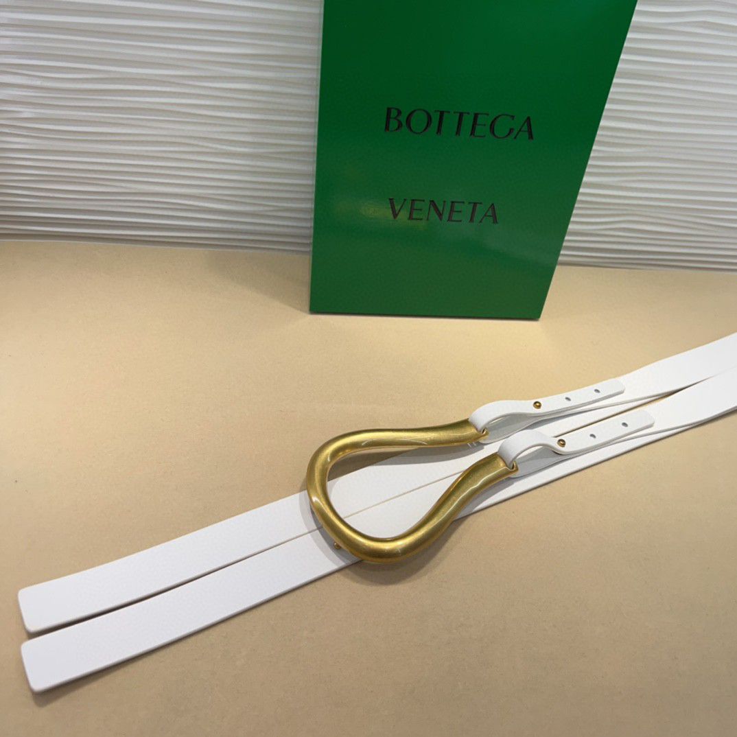 ボッテガ ヴェネタ「Bottega Veneta」シーズンレス クラシック ベルト100CM