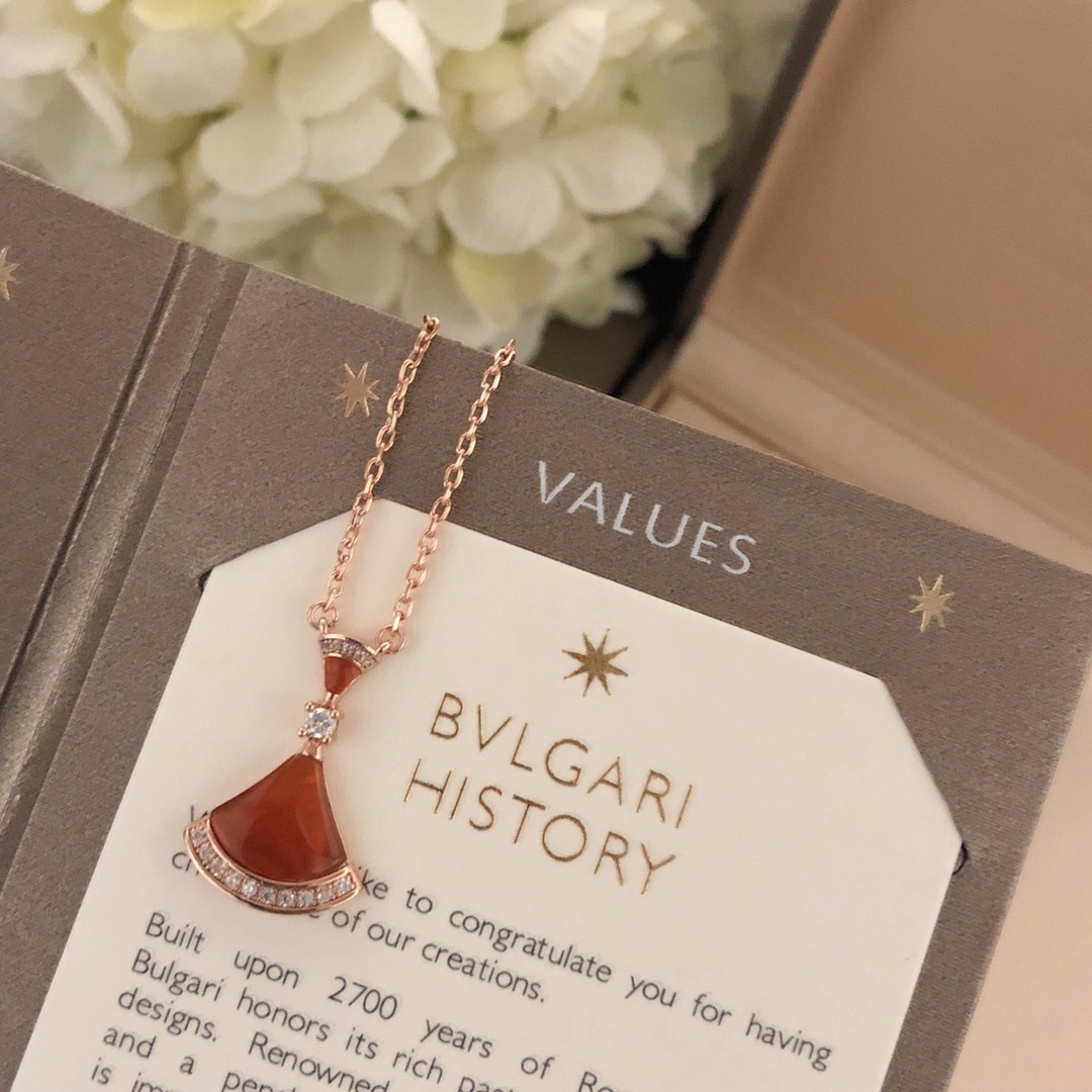 ブルガリ「Bvlgari」Divas' Dream レッドカルセドニー ネックレス25mm