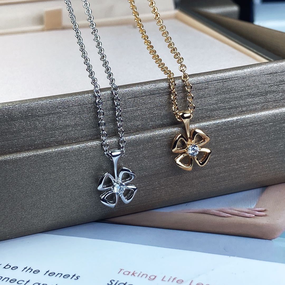 ブルガリ「Bvlgari」Fiorever 詠綻 フォーリーフクローバー ネックレス41-43cm