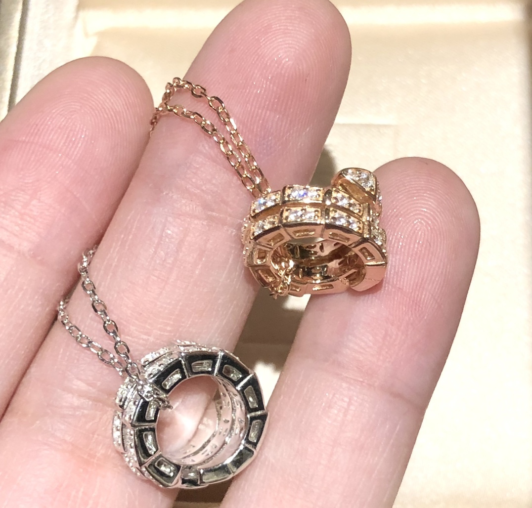 ブルガリ「Bvlgari」Serpenti Viper ダイヤモンドペンダントネックレス25mm