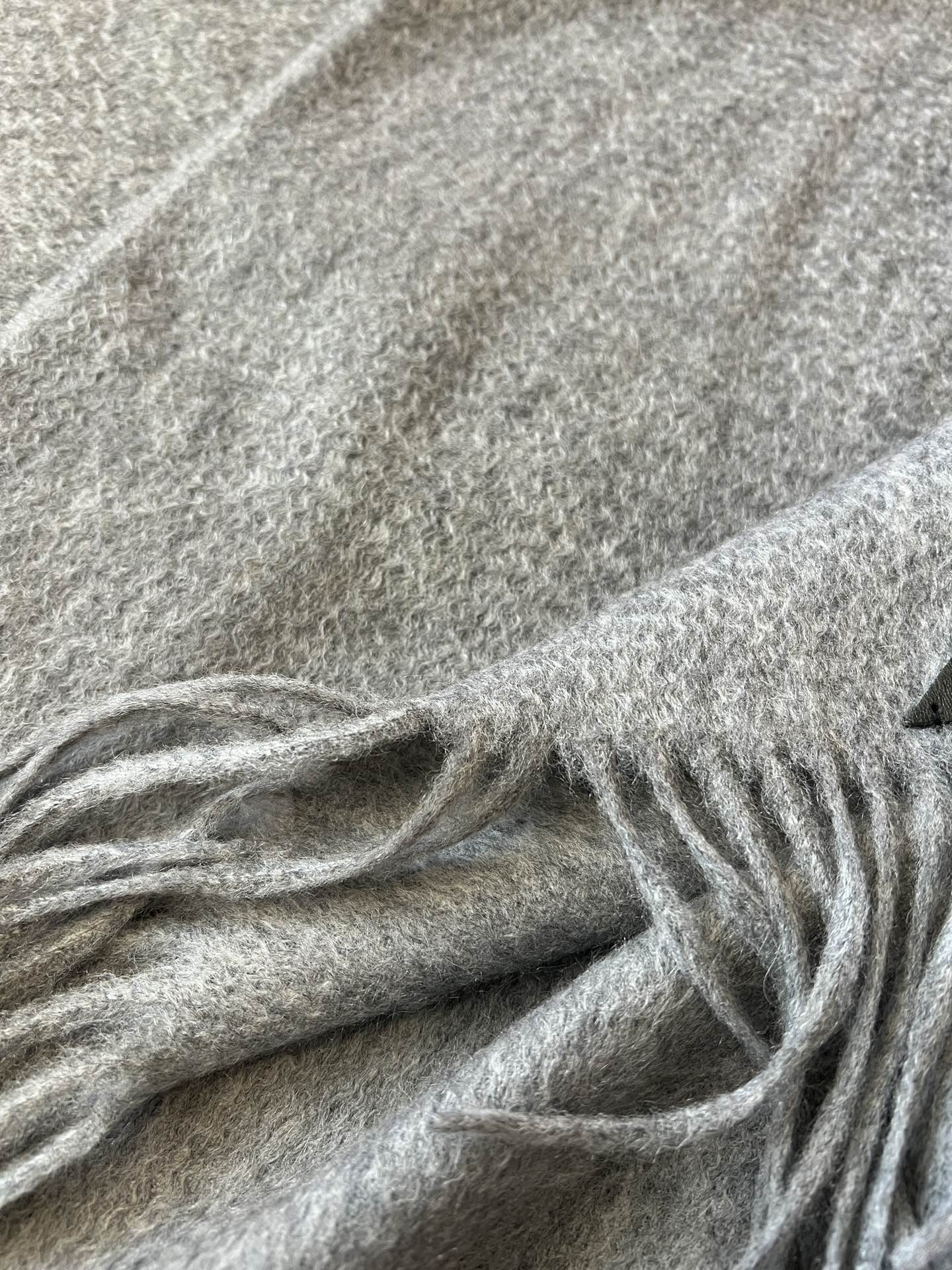 ボッテガ ヴェネタ「Bottega Veneta」2024秋冬 プレミアム キャシュミール マフラー35x200cm