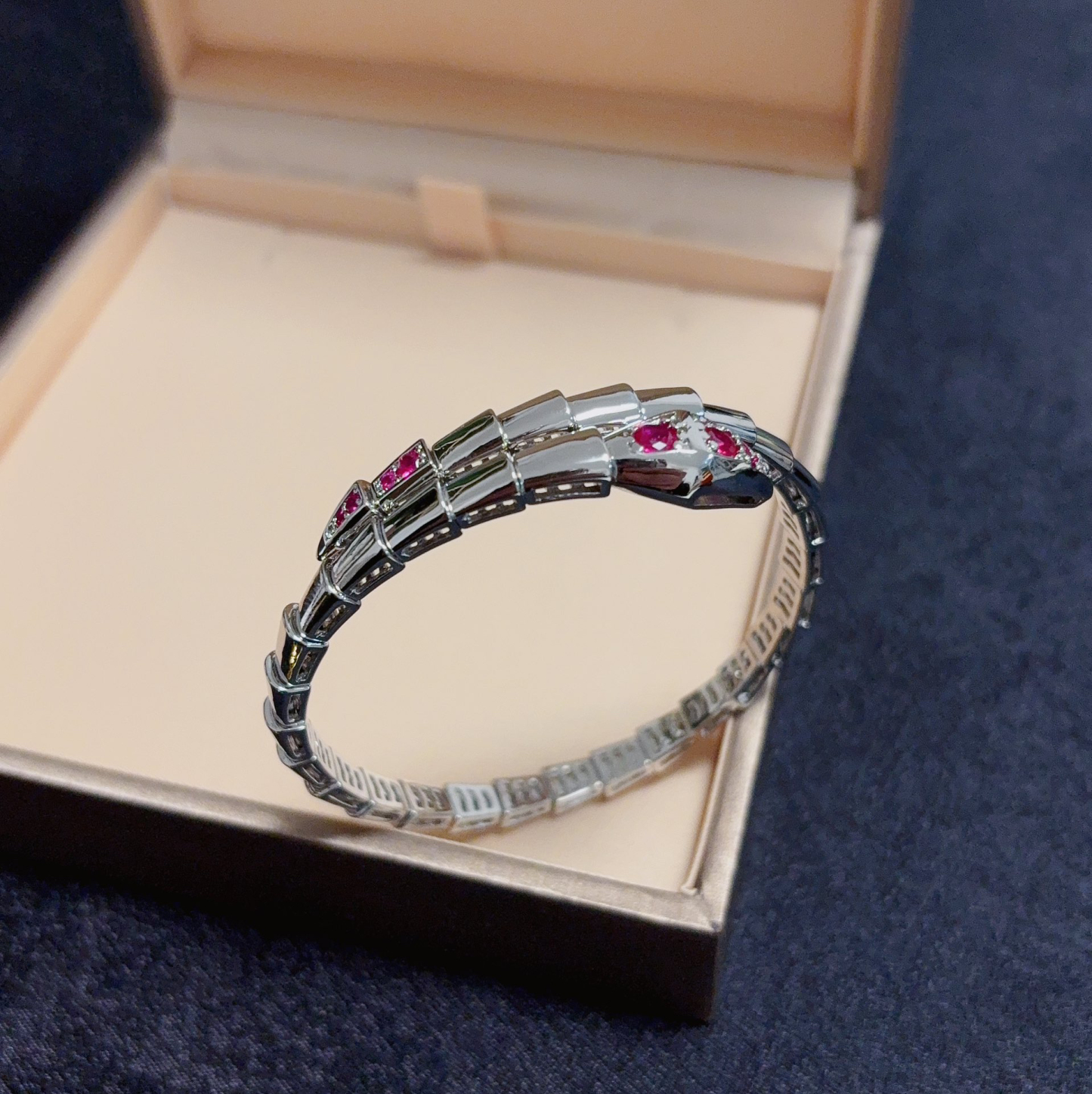 ブルガリ「Bvlgari」Serpenti Viper ルビーブレスレット15cm