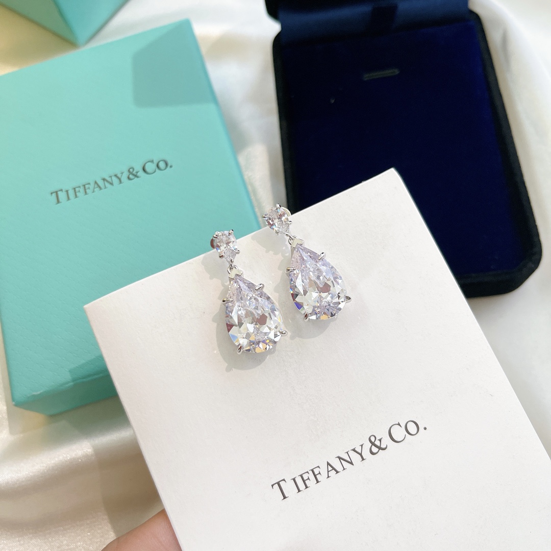 ティファニー「Tiffany & Co.」ティファニー アドバンスト ジュエリー カスタム ウォータードロップ ダイヤモンド イヤリング