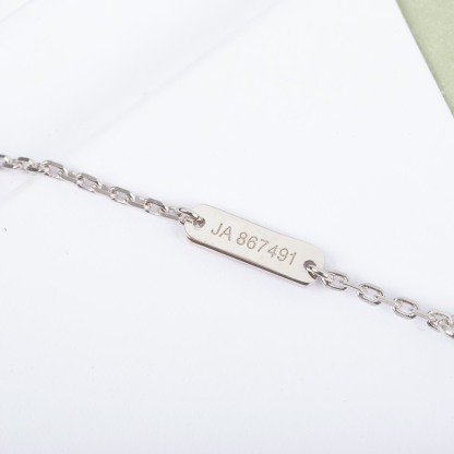 ヴァン クリーフ＆アーペル「Van Cleef & Arpels」 Alhambra 四つ葉のクローバー ネックレス長は42cm