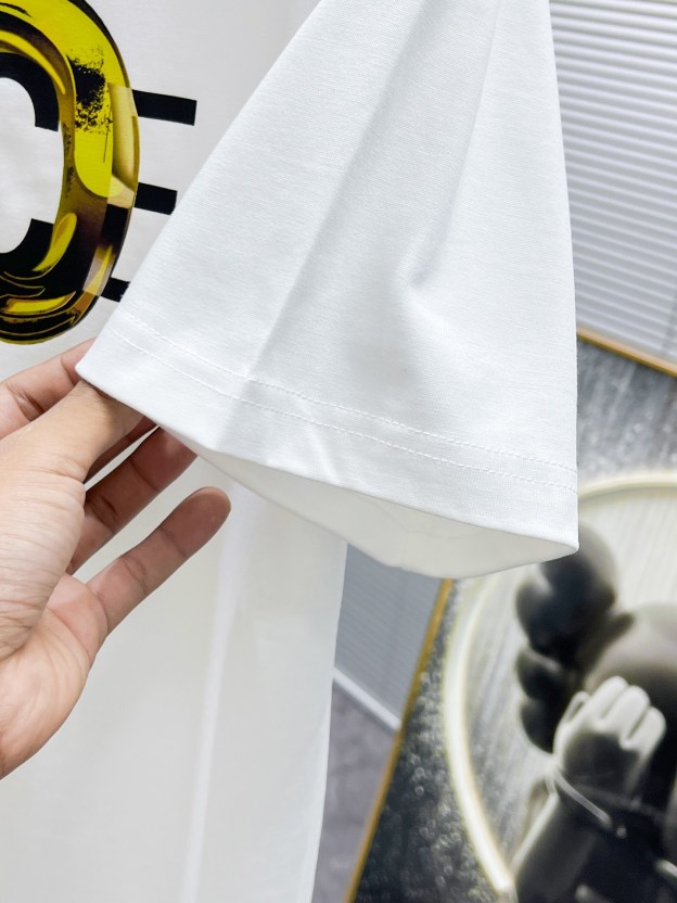 ヴェルサーチ「Versace」 2025SS リラックスフィット クルーネックTシャツ