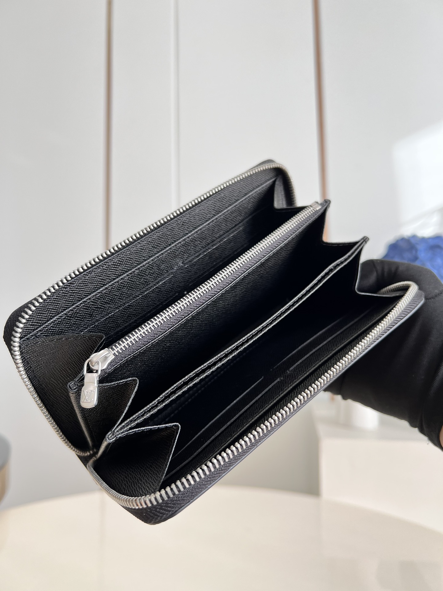 ルイ・ヴィトン「Louis Vuitton」LV x Supreme コラボ ジッピー･ウォレット