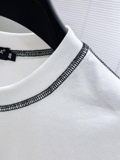 ヴェルサーチ「Versace」2025SS プレミアム クルーネックTシャツ