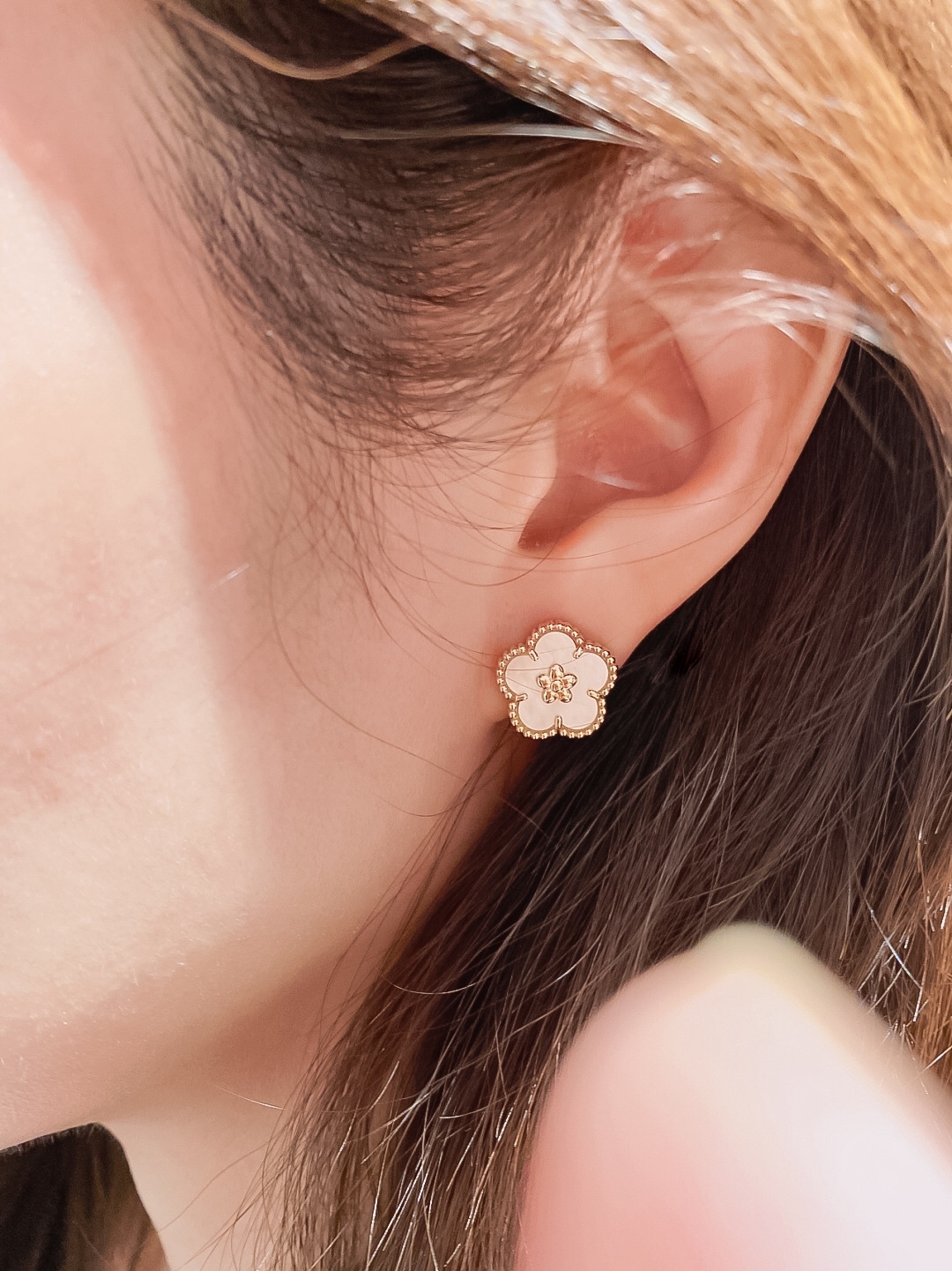 ヴァン クリーフ＆アーペル「Van Cleef & Arpels」Lucky Spring フラワー ピアス