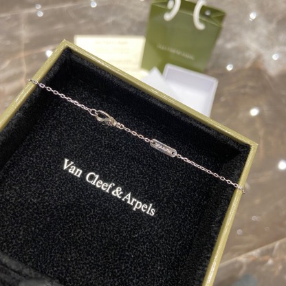 ヴァン クリーフ＆アーペル「Van Cleef & Arpels」Alhambra 18Kイエローゴールド マザーオブパール ペンダント42cm