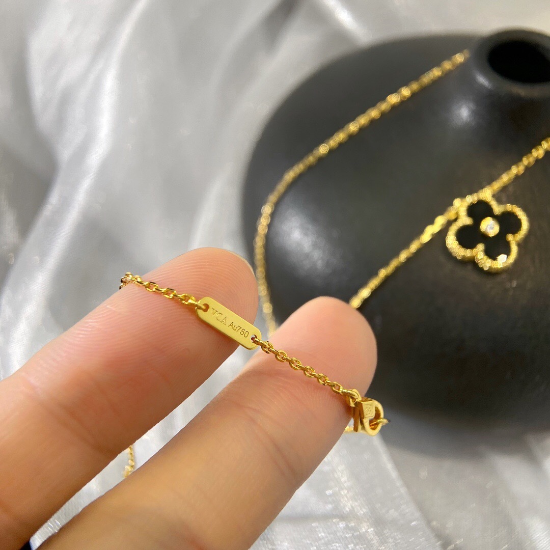 ヴァン クリーフ＆アーペル「Van Cleef & Arpels」Alhambra ダイヤモンド 四つ葉 ペンダント38～42cm