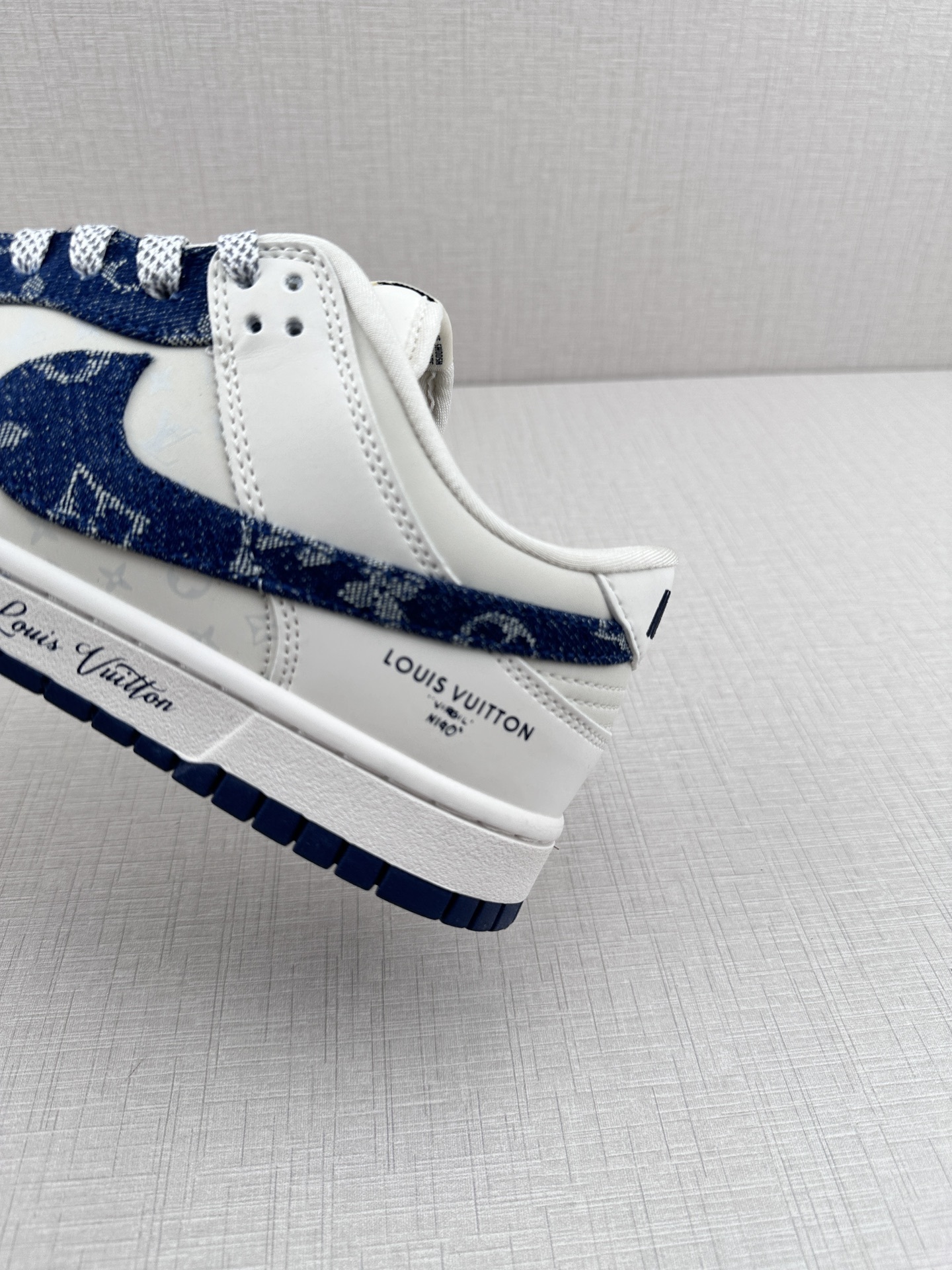 ルイ・ヴィトン「Louis Vuitton」NIKE Dunk Low By You カスタムスニーカー