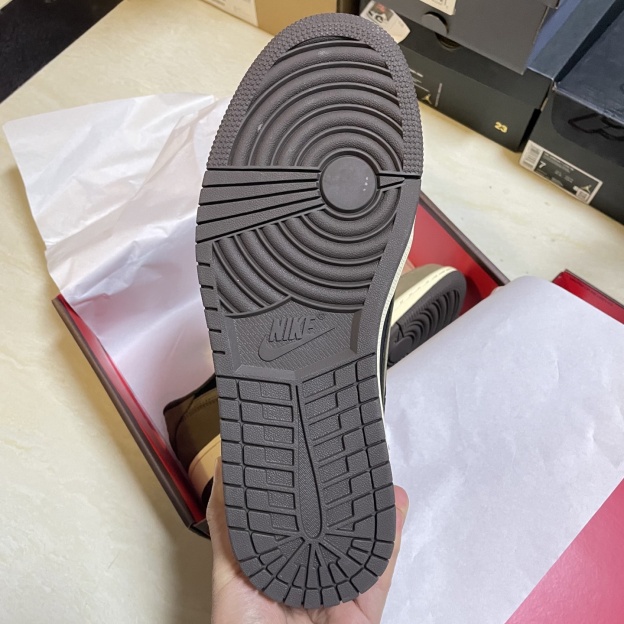 「コラボモデル」Travis Scott x Nike Jordan Air Jordan 1 Low OG TS SP スニーカー