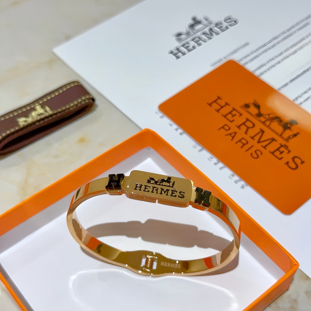 エルメス「Hermès」 Clic H ブレスレット