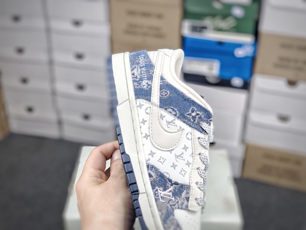 ルイ・ヴィトン「Louis Vuitton」Nike SB Dunk Low ホワイト スニーカー