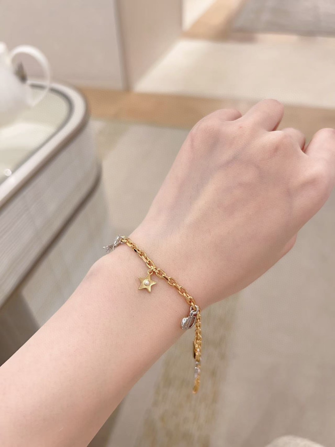ディオール「Dior」 25 Cruise Collection CDイニシャルチャームブレスレット
