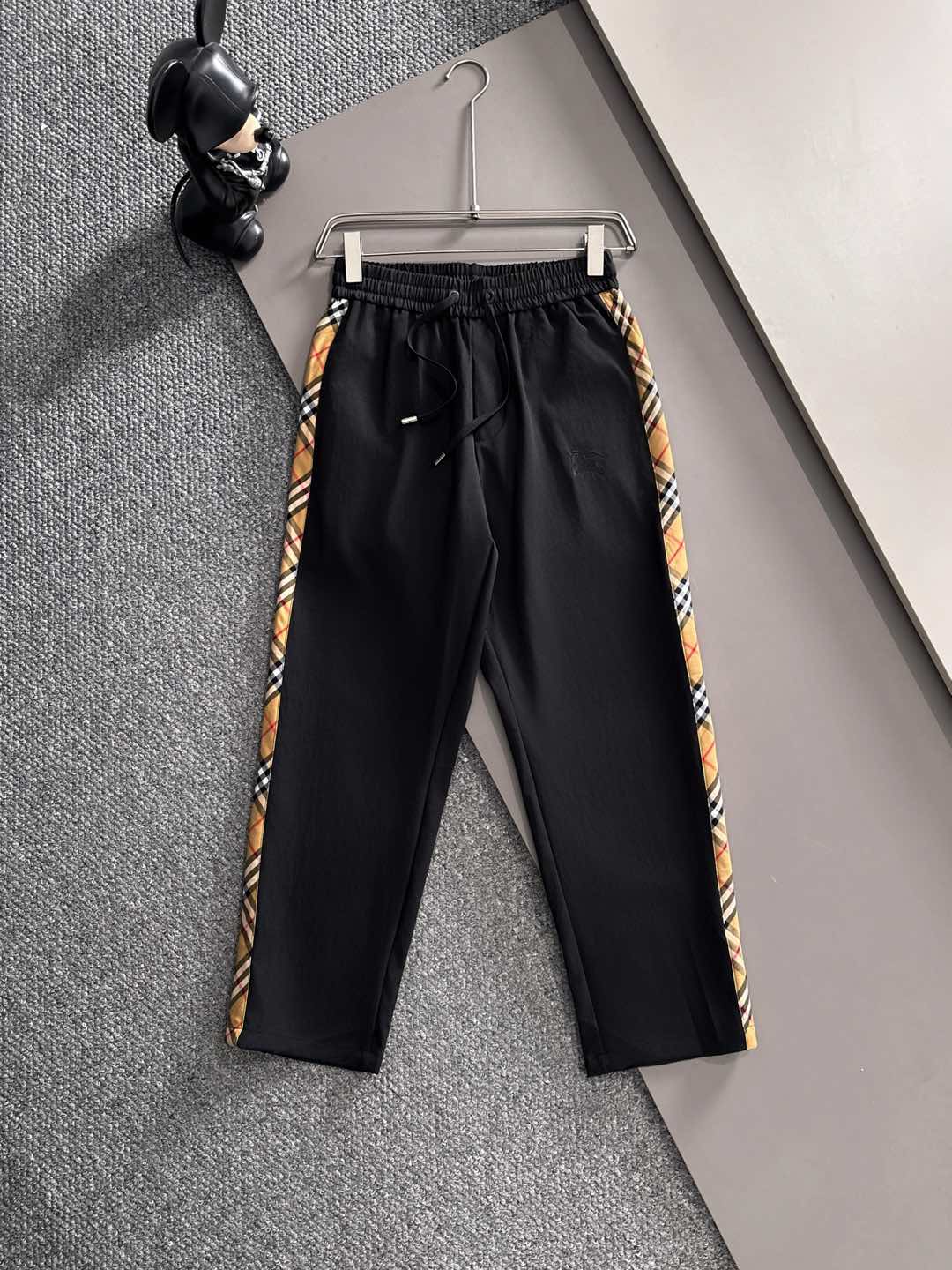 バーバリー「Burberry」秋冬 メンズカジュアルスポーツセット