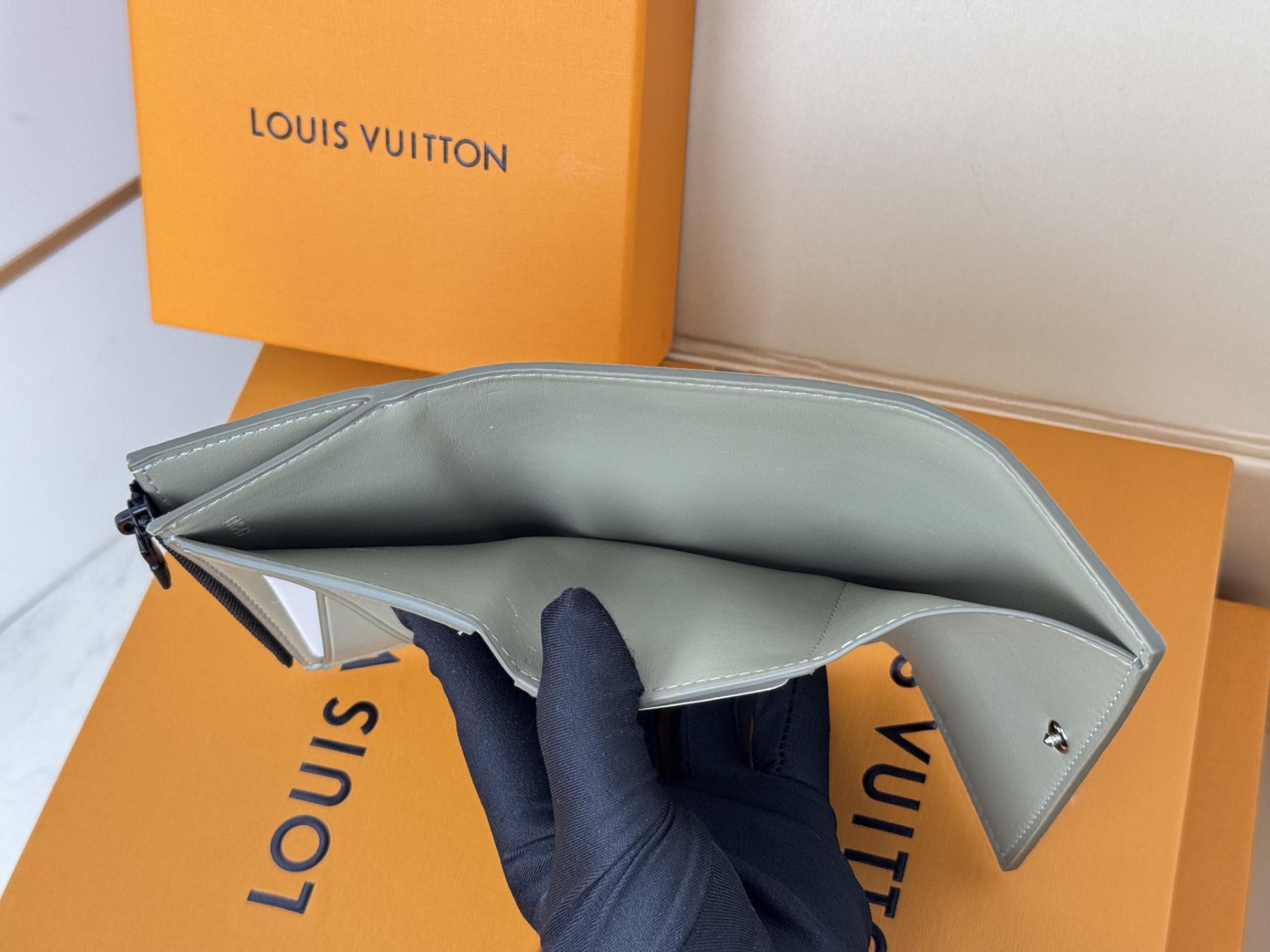 ルイ・ヴィトン「Louis Vuitton」ヴィクター･ウォレット