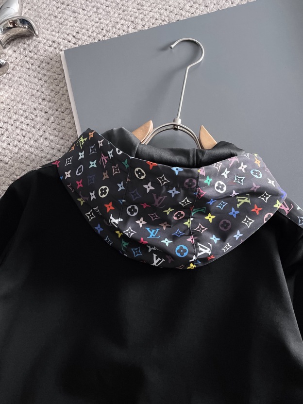 ルイ・ヴィトン「Louis Vuitton」フード付きスウェットシャツ 