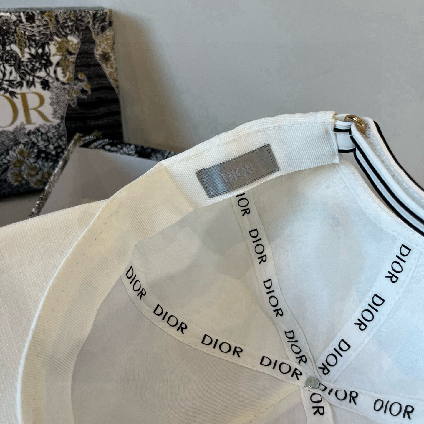 ディオール「Dior」Essential シンプル ベースボールキャップ