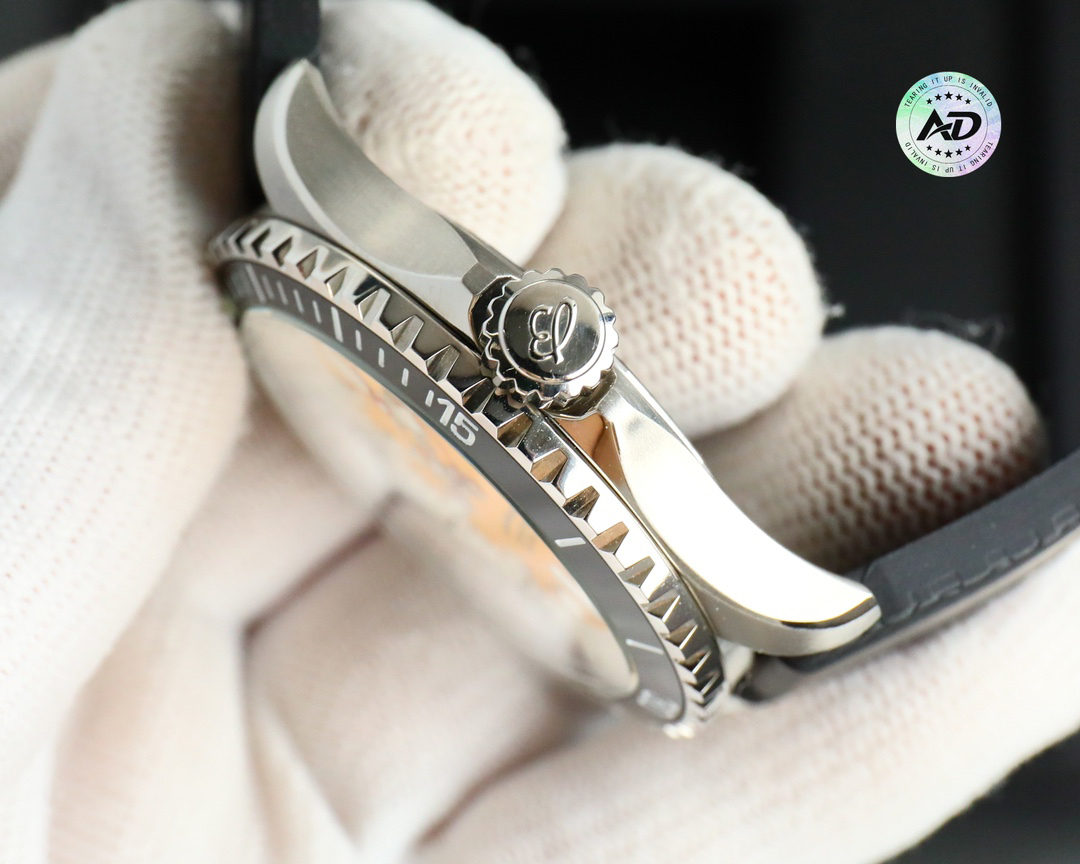 ブライトリング「Breitling」スーパーオーシャン オートマティック42mm メンズ ダイバーズウォッチ