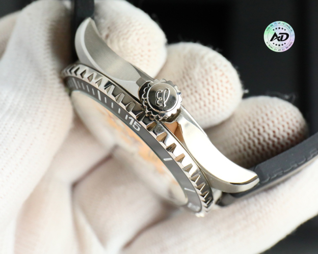 ブライトリング「Breitling」スーパーオーシャン オートマティック42mm メンズ ダイバーズウォッチ
