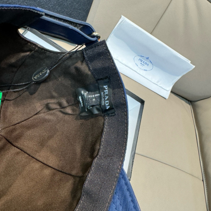 プラダ「Prada」Re-Nylon ベースボールキャップ