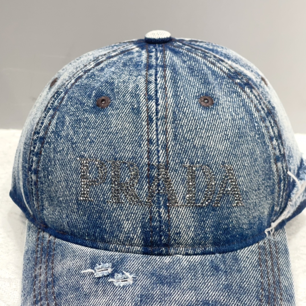 プラダ「Prada」 Re-Nylon Classic Baseball Cap